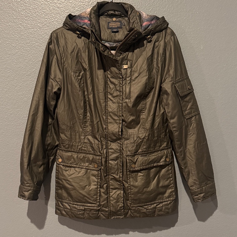 Pendleton Women's Waxed Cotton Hooded Zip Front Jacket in Olive